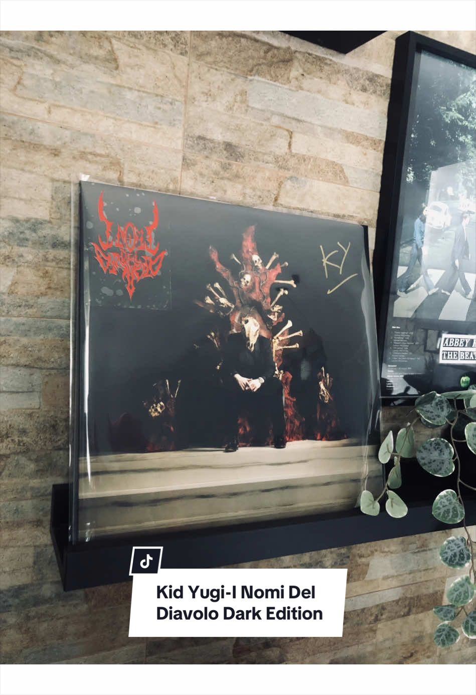 @VinylVibes