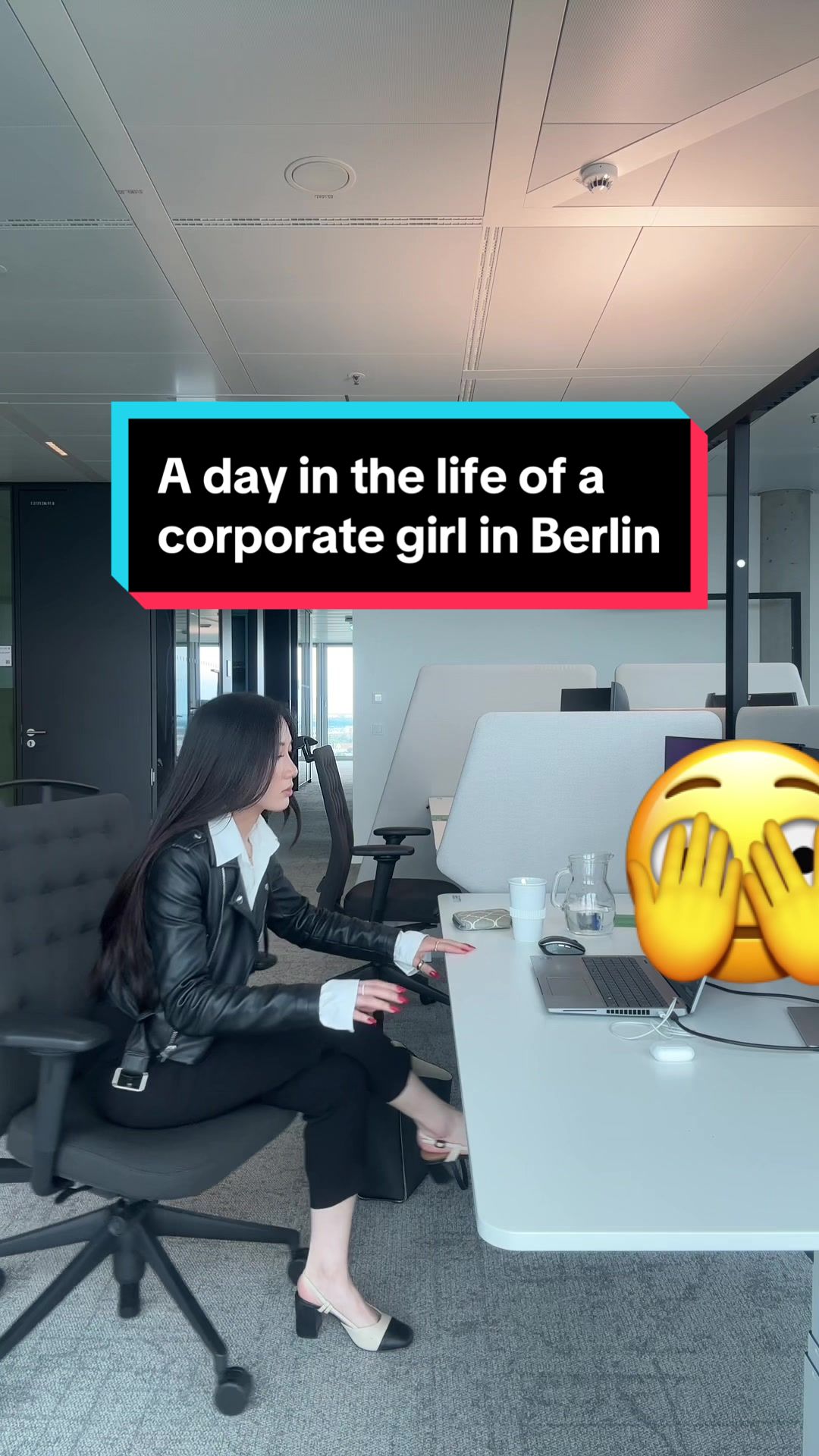 @Qwen | Corporate Girl 💻🫧
