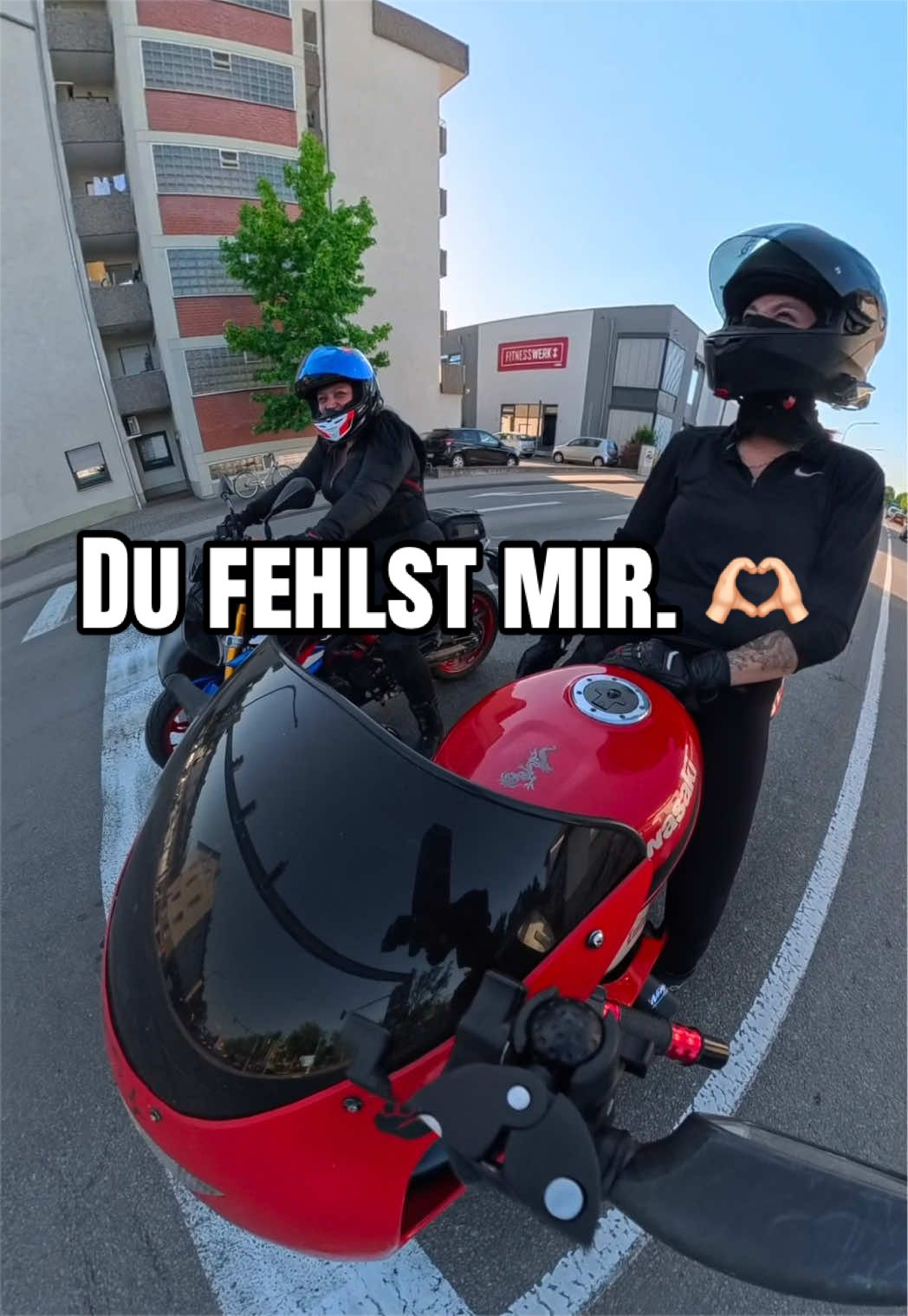 @BikerMeike🦋