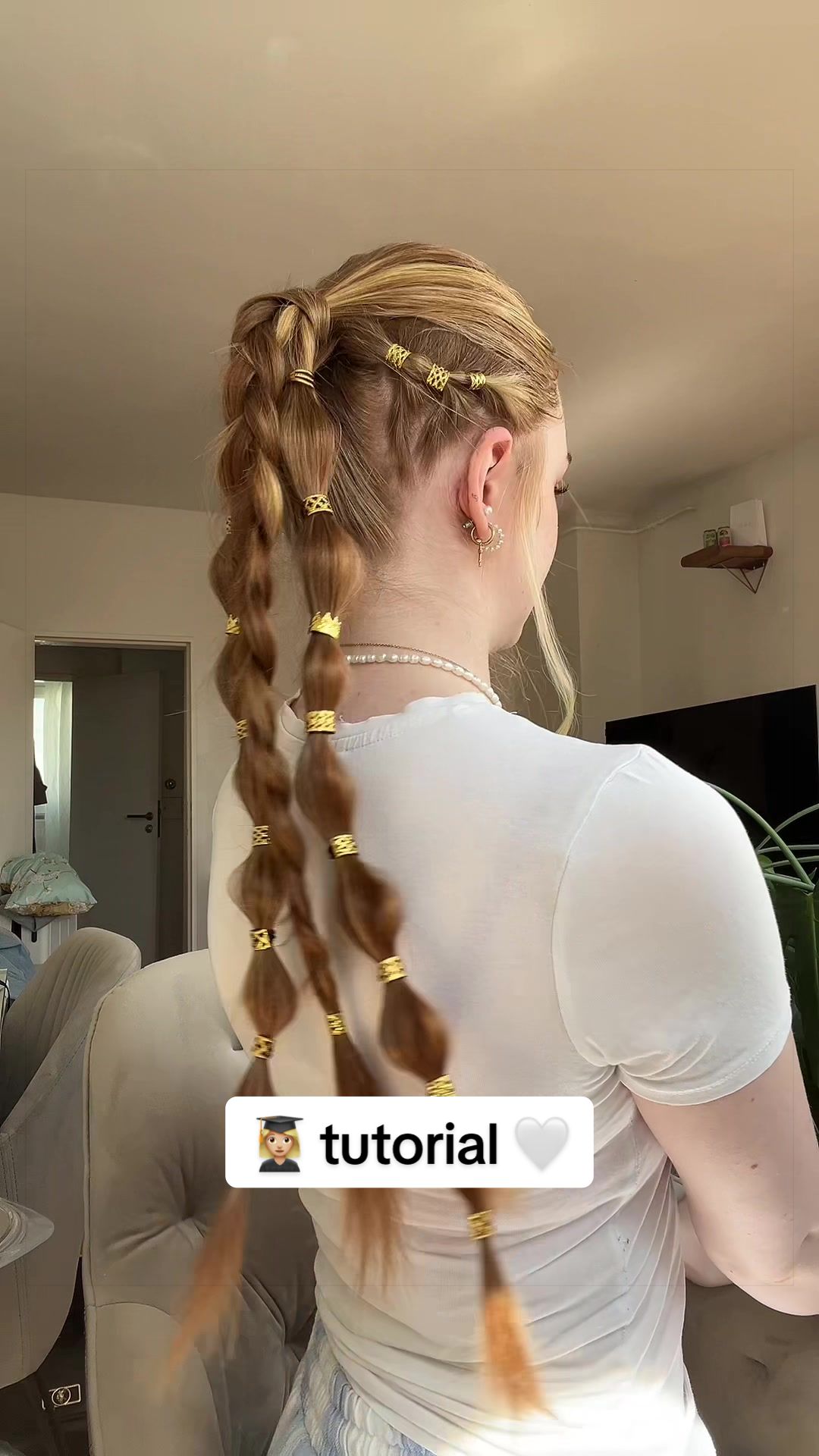 @𝐞𝐦𝐞𝐥𝐲