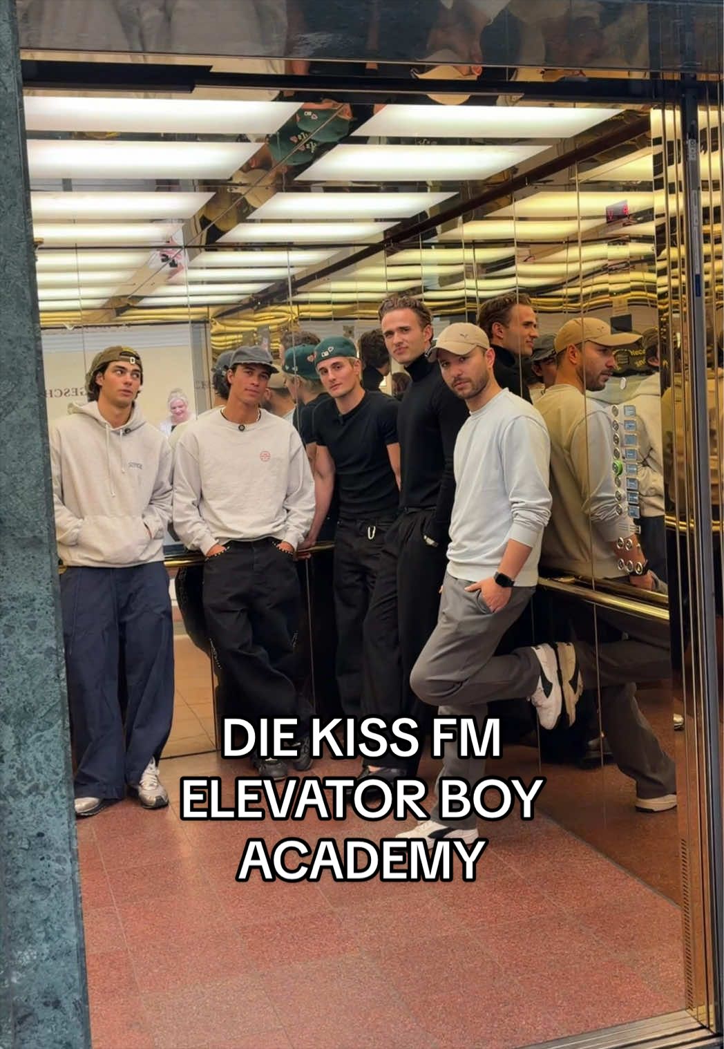 @KISS FM 💋