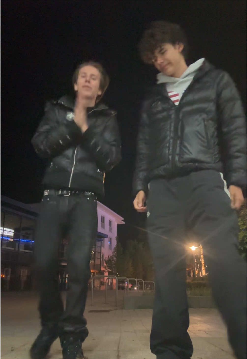@Fxnn4Real