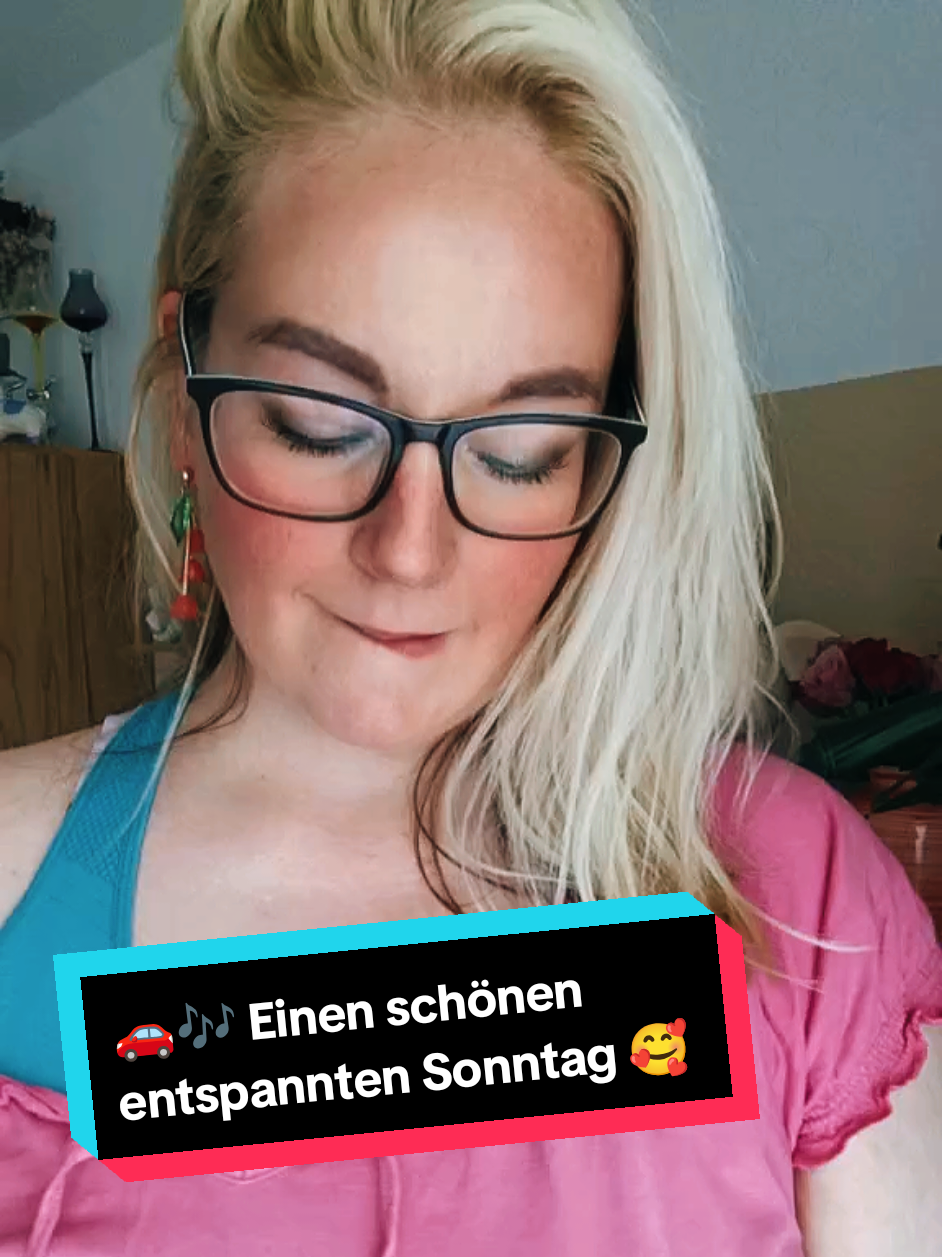 @.&deg;&bull;✯&middot; Katrin ᥫ᭡ .&deg;&bull;★.