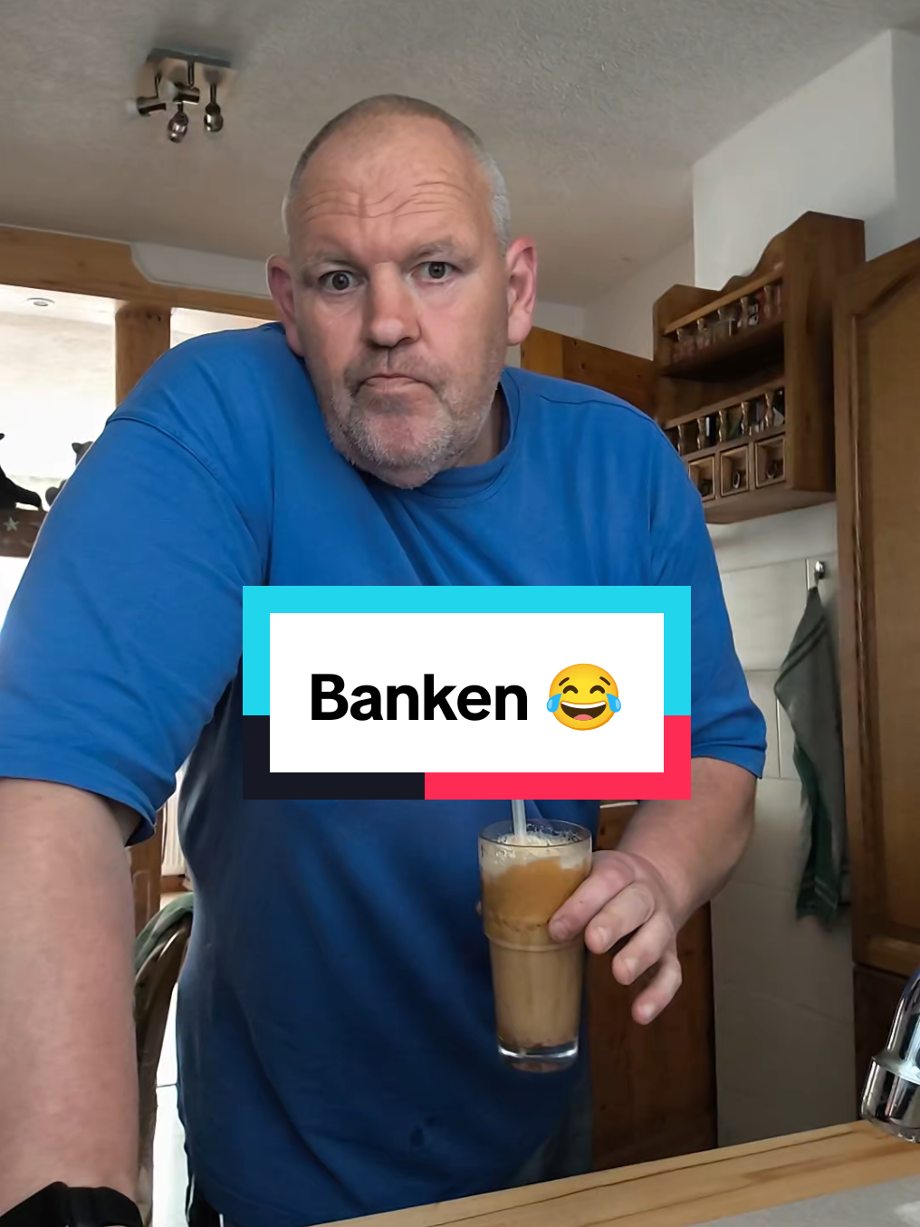 @𝚍𝚎𝚛_𝚖𝚊𝚛𝚔𝚞𝚜_𝚌𝚛𝚘𝚠𝚗