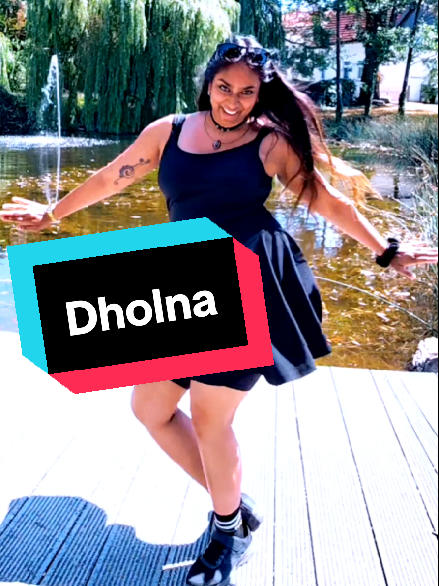 @WhoAmISarah