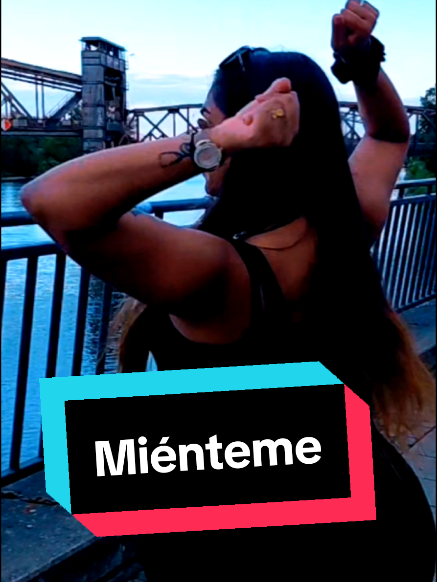 @WhoAmISarah