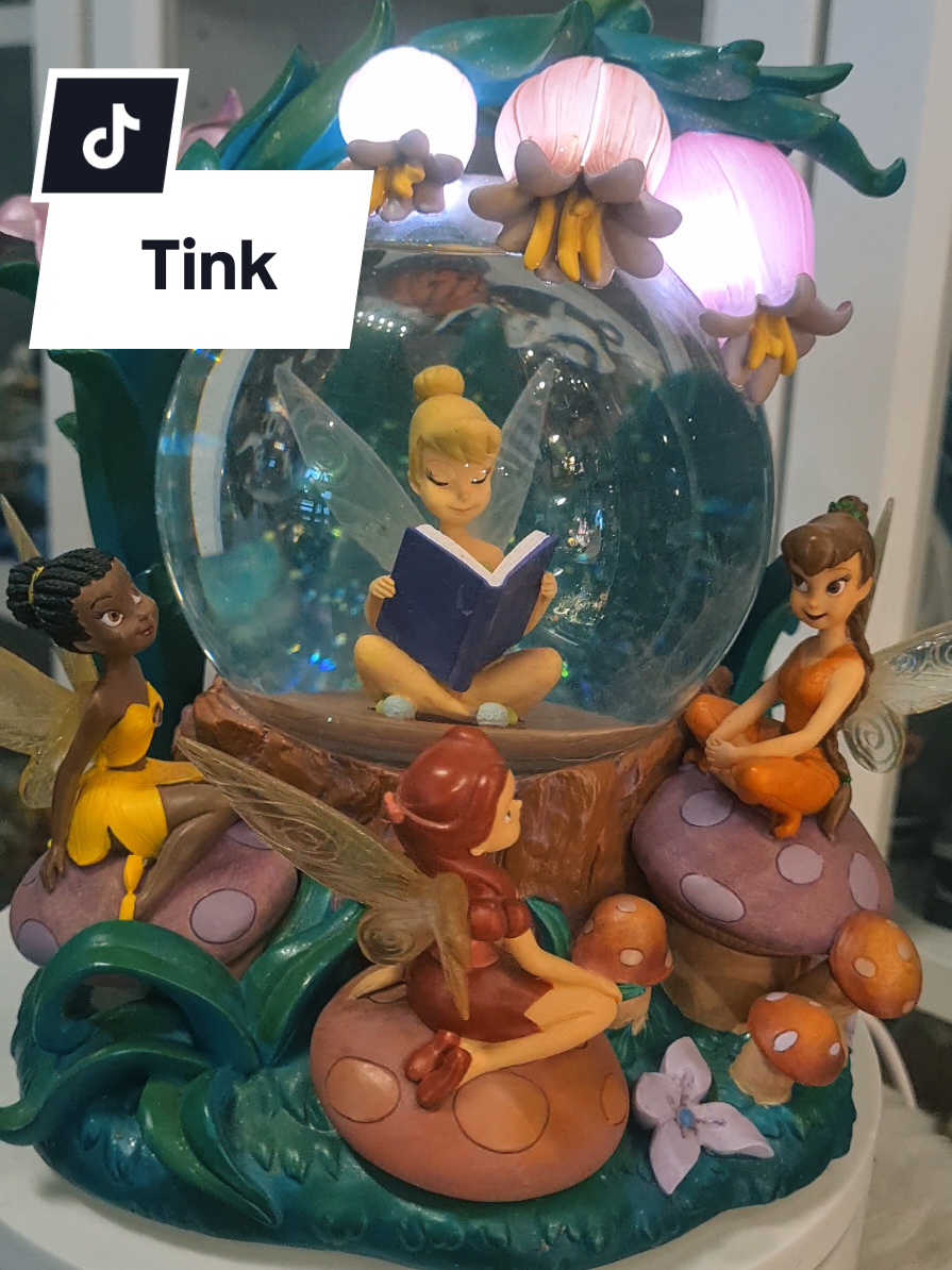 @Christin | Disney Collector