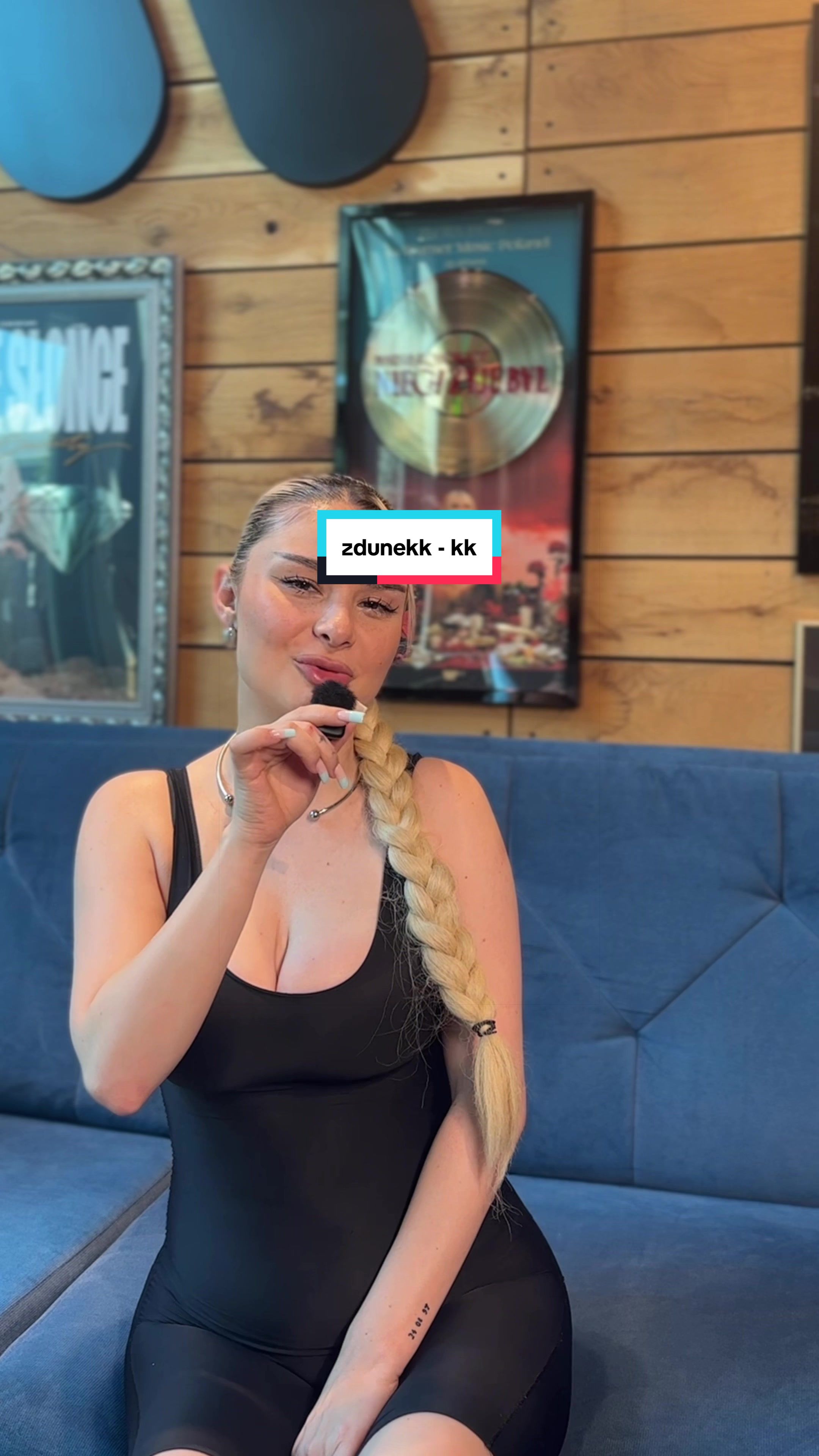 @Warner Music Poland