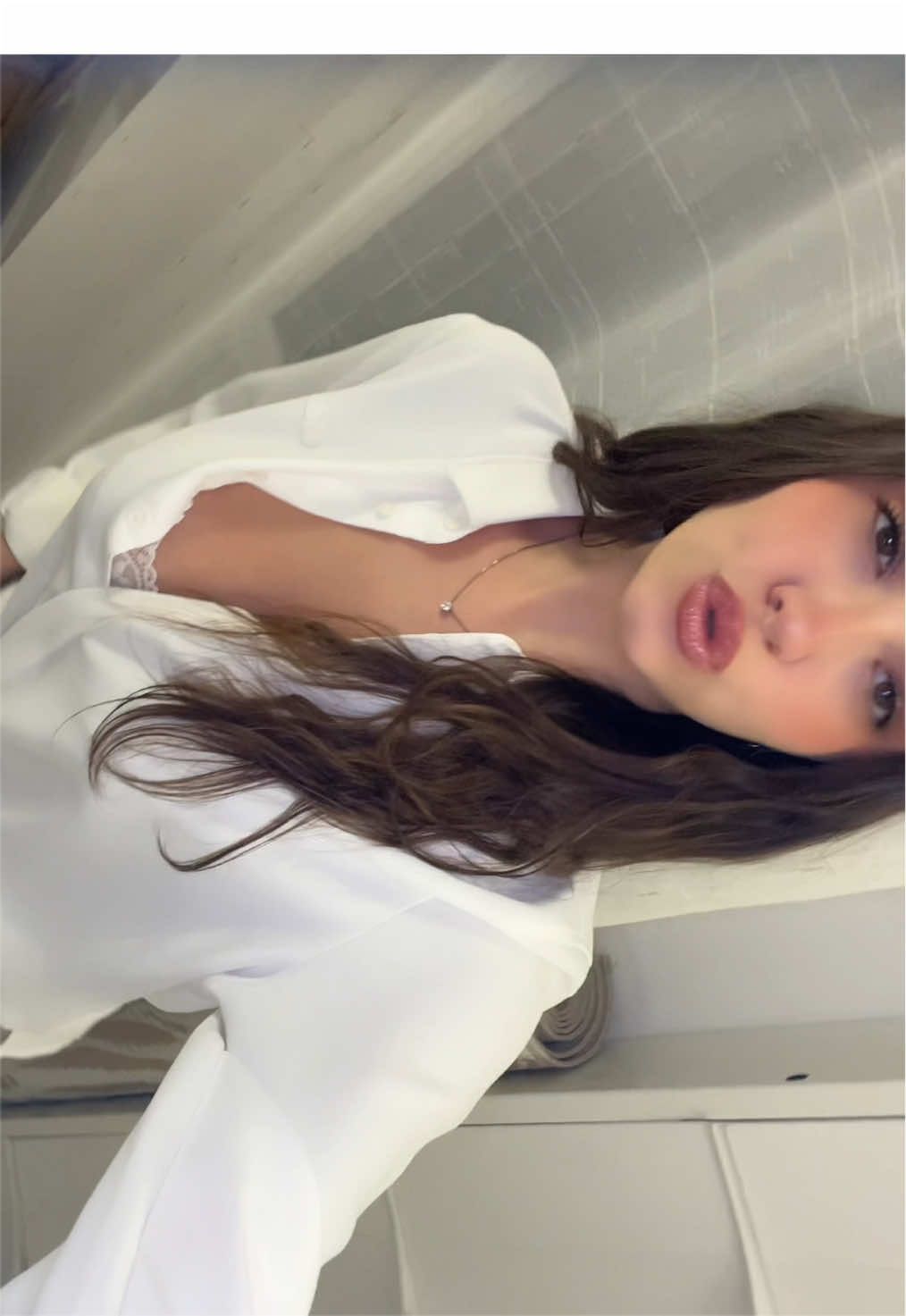 @𝐅