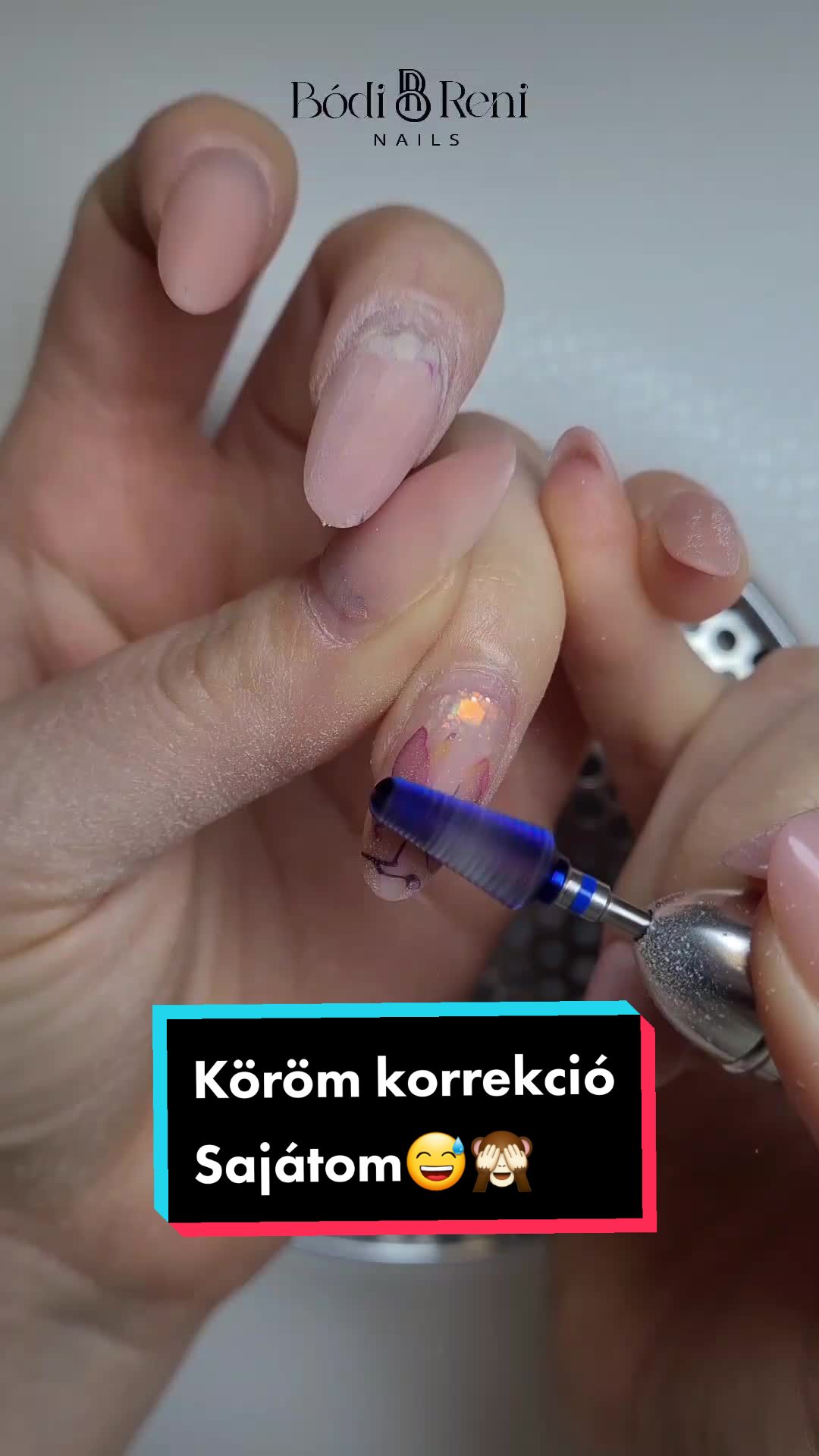 @B&oacute;di Reni Nails