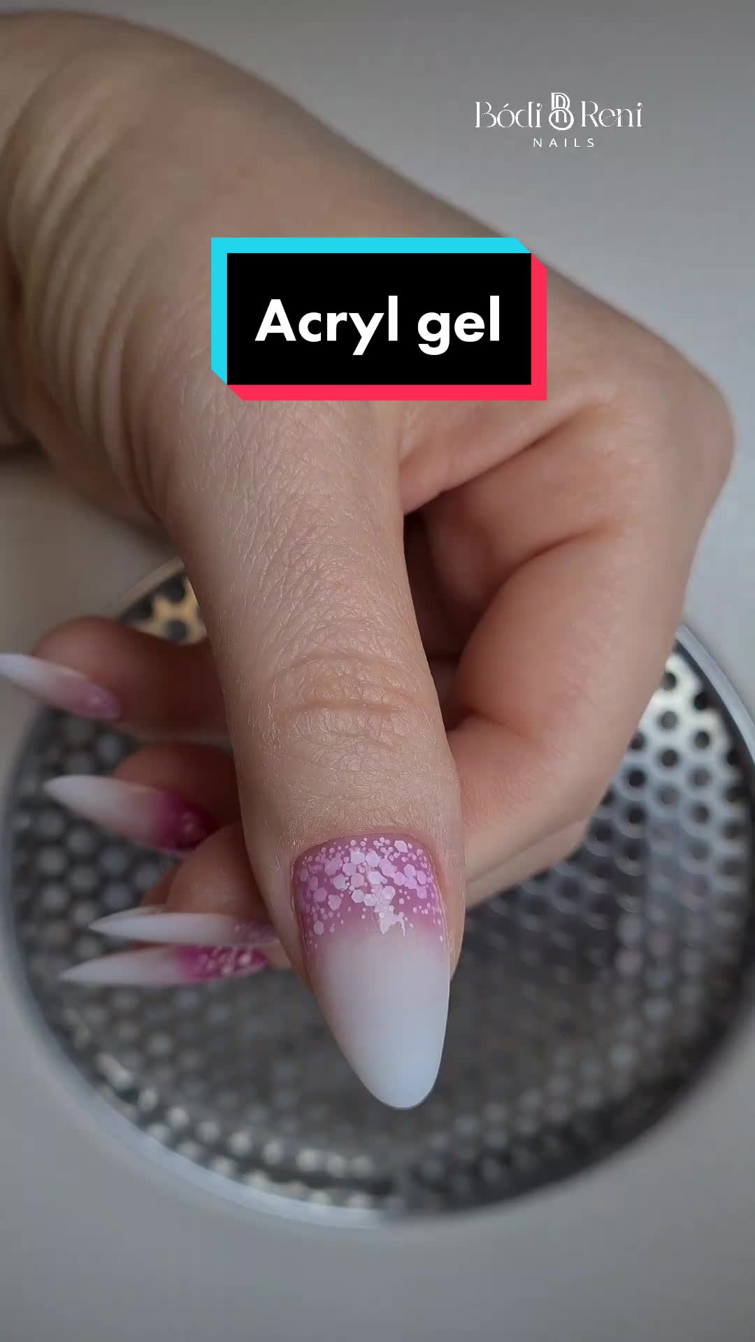 @B&oacute;di Reni Nails