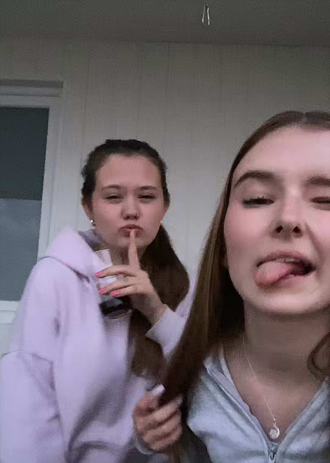 @Eliiii