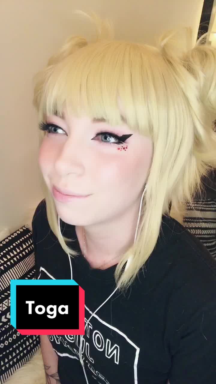 @lunarfoxxie