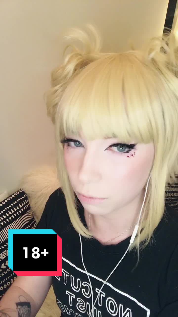 @lunarfoxxie