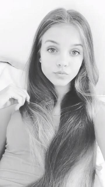 @Anna Zak