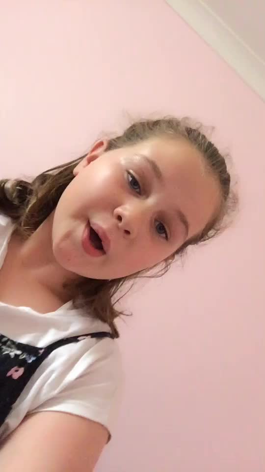 @Claire Halpin🤪💘