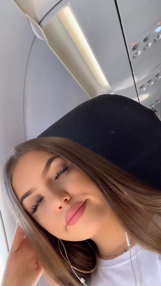 @livalyena