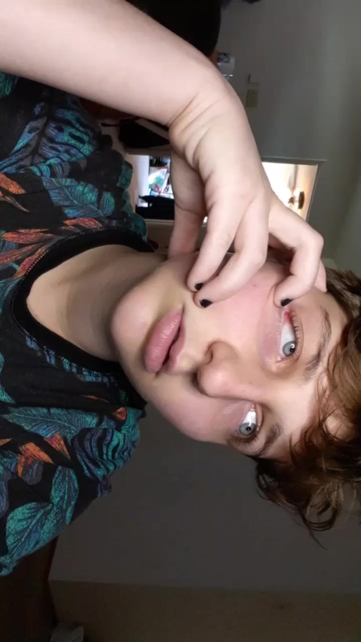 @♤Rabbit Valiant the himbo♤🇵🇸