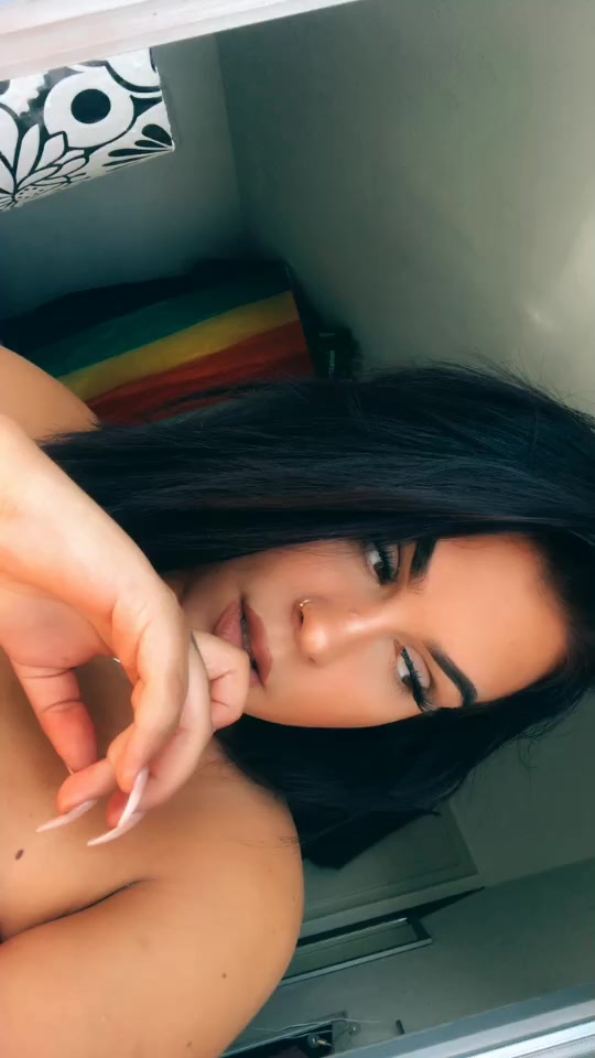 @valentina_selina_
