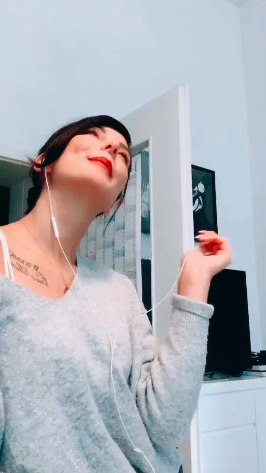 @sarah.jo.charly