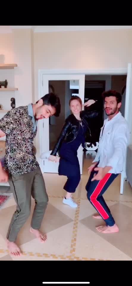 @elliavrram