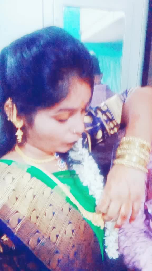 @👑 Sonia Vivek 😎