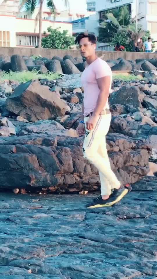 @arya_shaikh