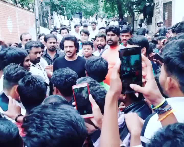 @Sikander Sikau