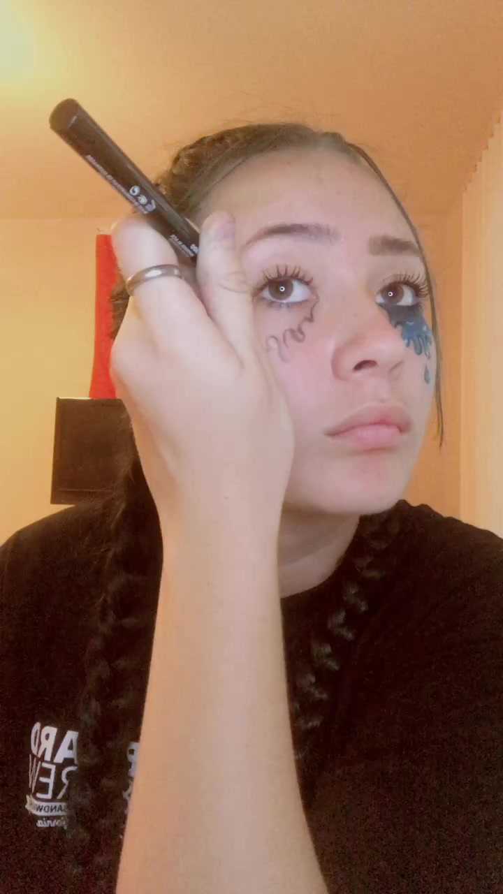 @Kyana-vai