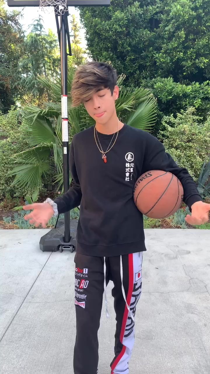 @Sebastian Moy