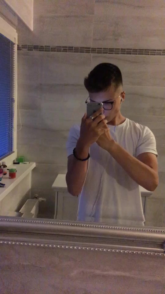 @𝐌