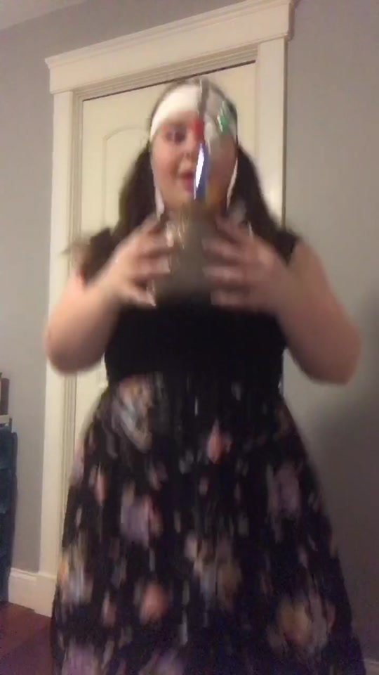 @HellaBella