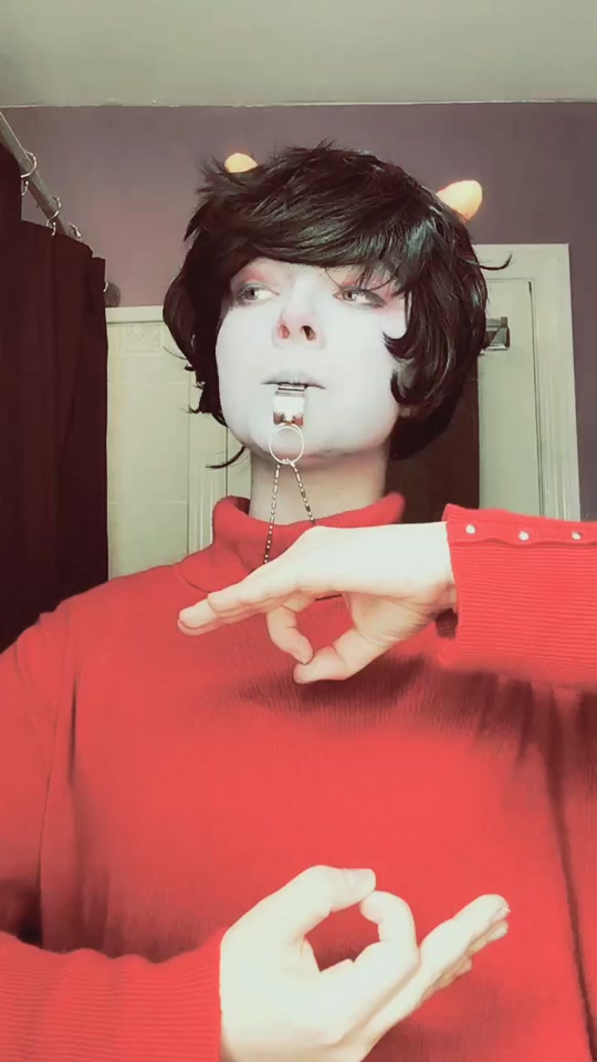 @:3