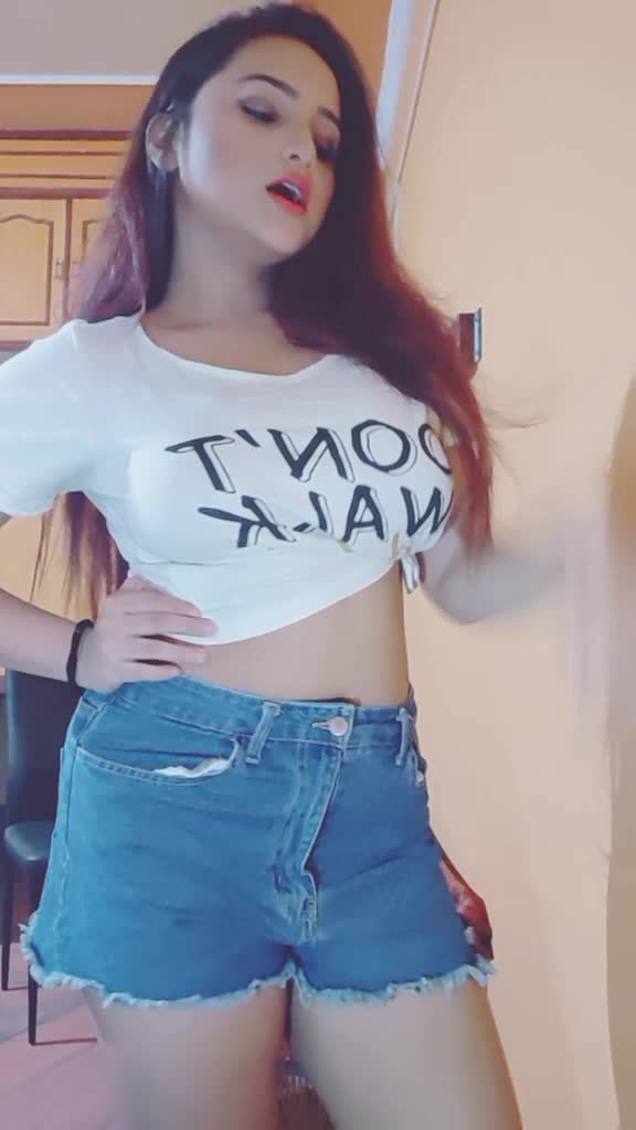 @Aliya Naaz