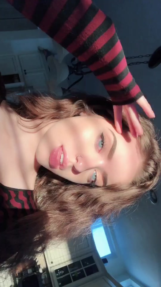 @lily