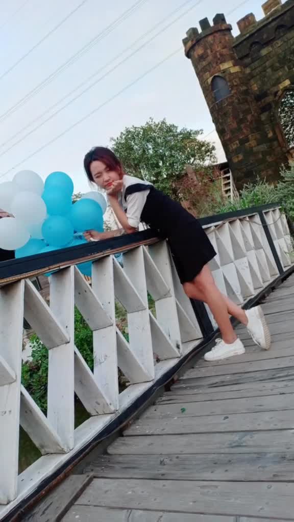 @Nữ Ho&agrave;ng