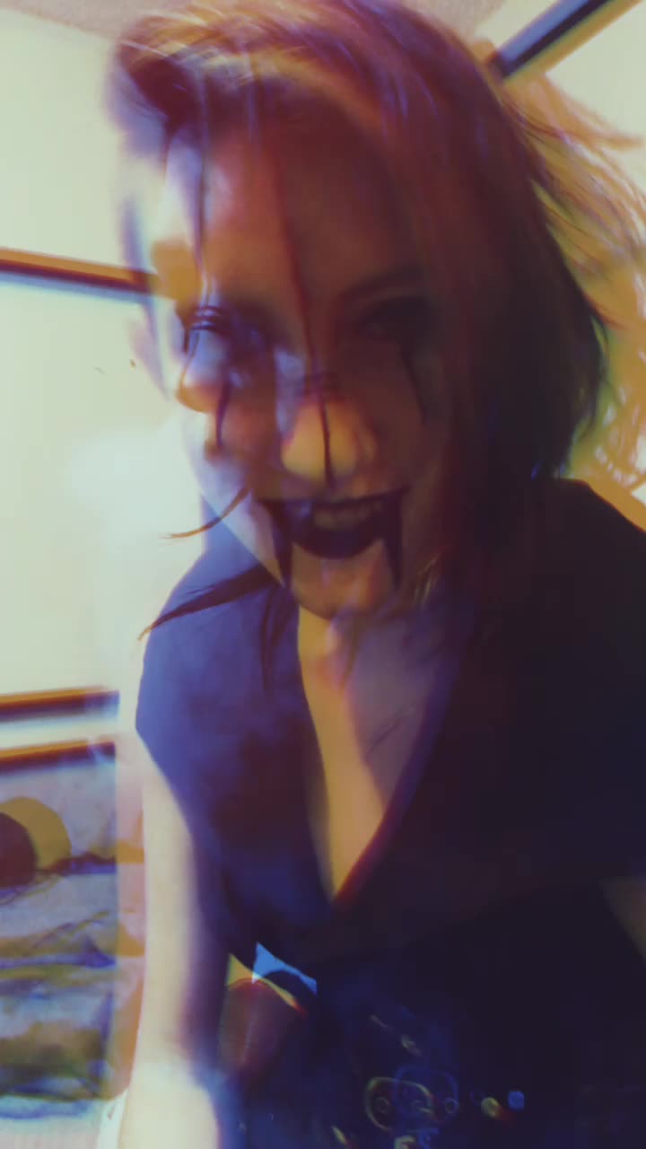 @AlexLynnVape