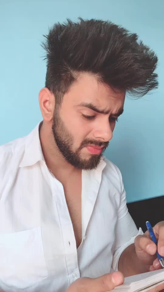 @AKSHAY JACKER ☀️💫