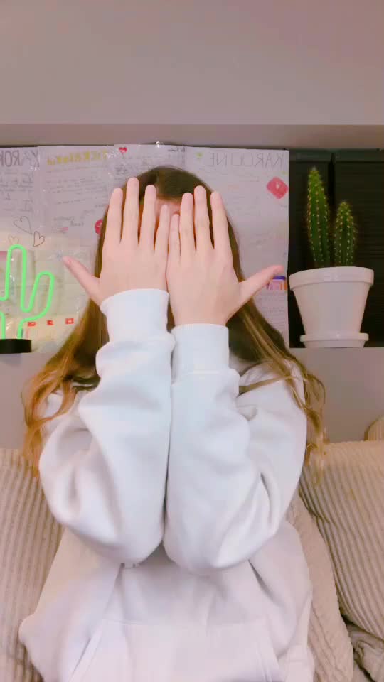 @KAROLINE KR&Oslash;VEL