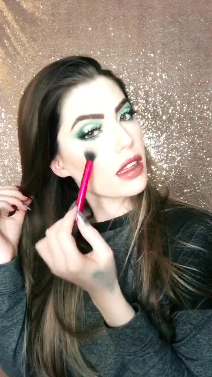 @Victoria | DIY + Beauty