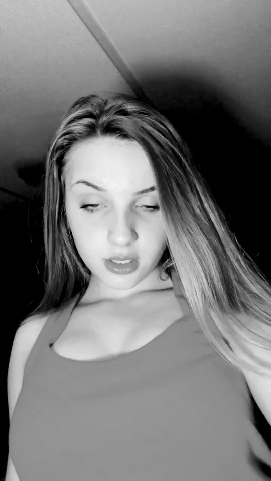 @bailey hurley🌼🌜✨