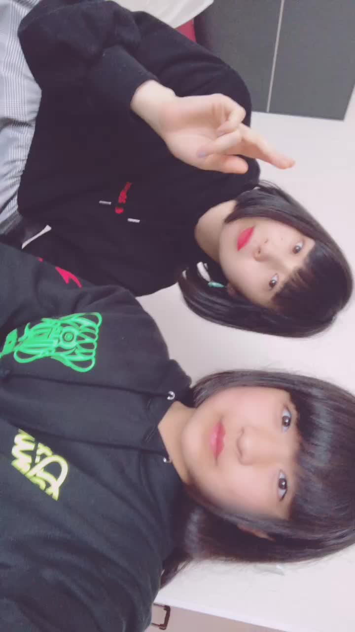 @まなこ