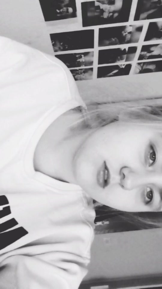 @Lena👻