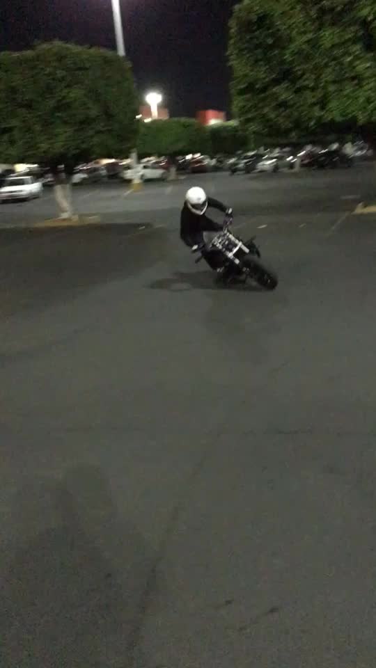 @Malcriado_