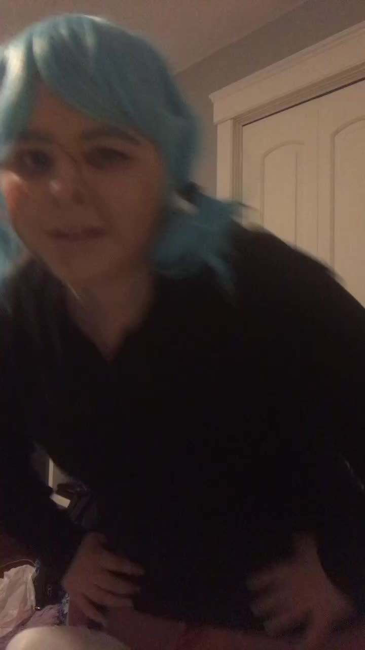 @HellaBella