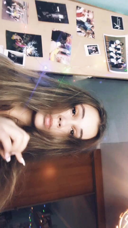 @🐙 R o z i 🥀