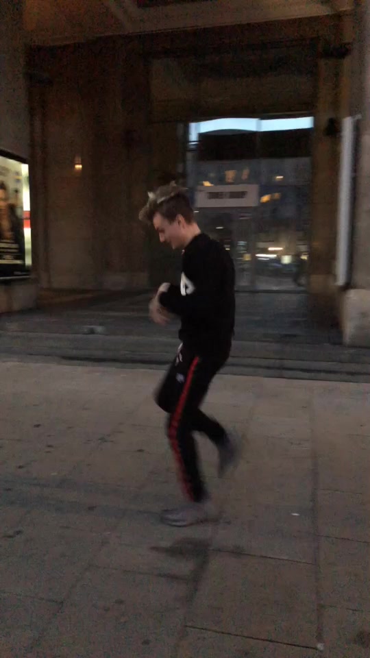 @DANIEL XANTOS