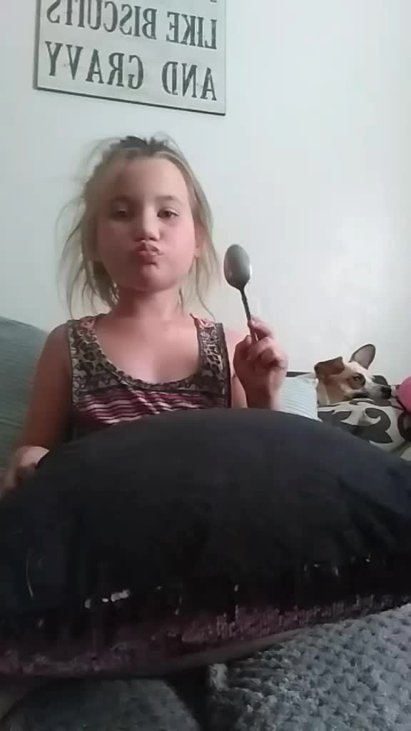 @famouselexi