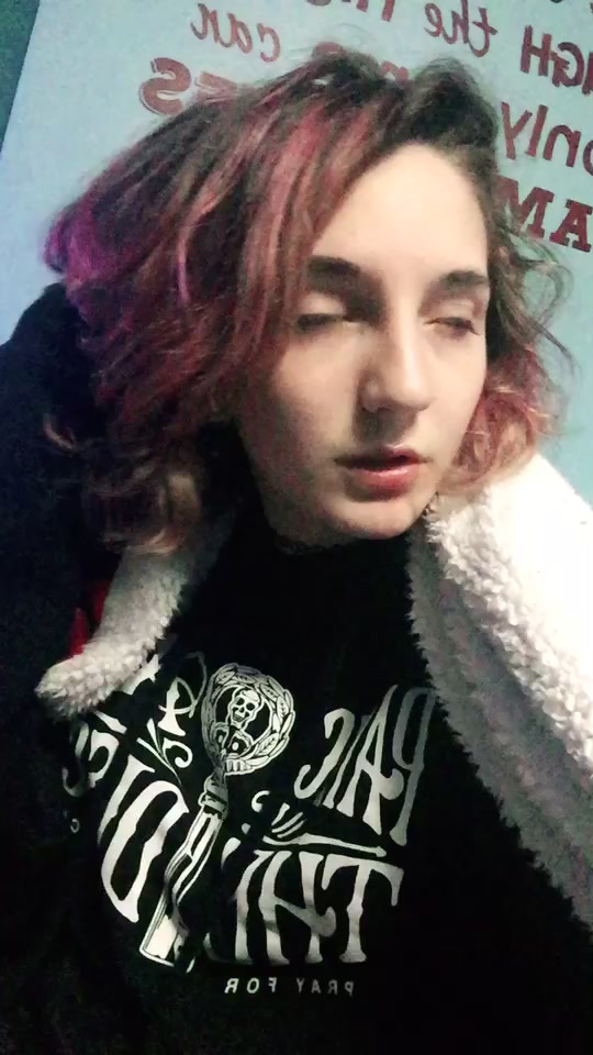 @𝓐𝓻𝓪𝔀𝓷 🍷
