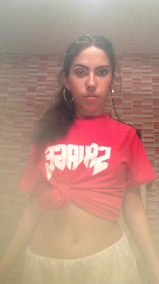 @Lara Gal&aacute;n